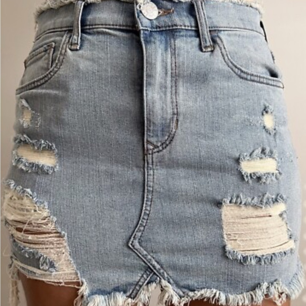 Express Vintage Light Blue Denim Distressed Mini Skirt size 2 - Picture 1 of 8